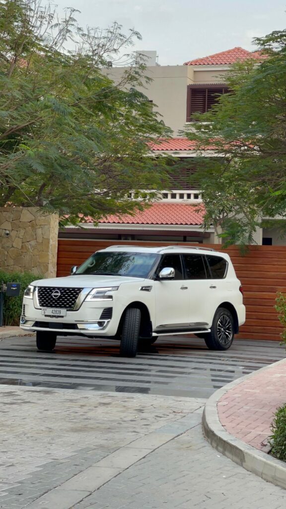 Nissan patrol platinum White 2023